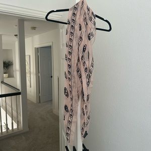 Alexander McQueen Classic Skull Print Chiffon Scarf in Pink